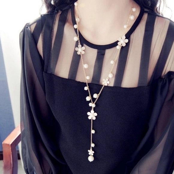 Long Fun Flower Pearls Necklace 30.5in Long - Picture 1 of 4